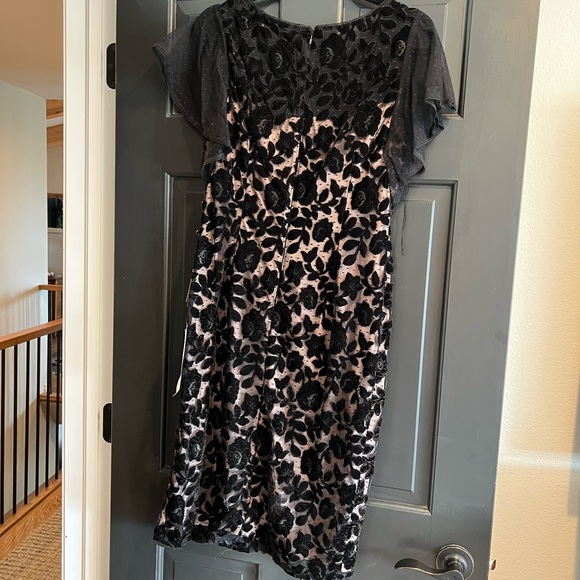 Adriana Papell black cocktail dress - Picture 2 of 3